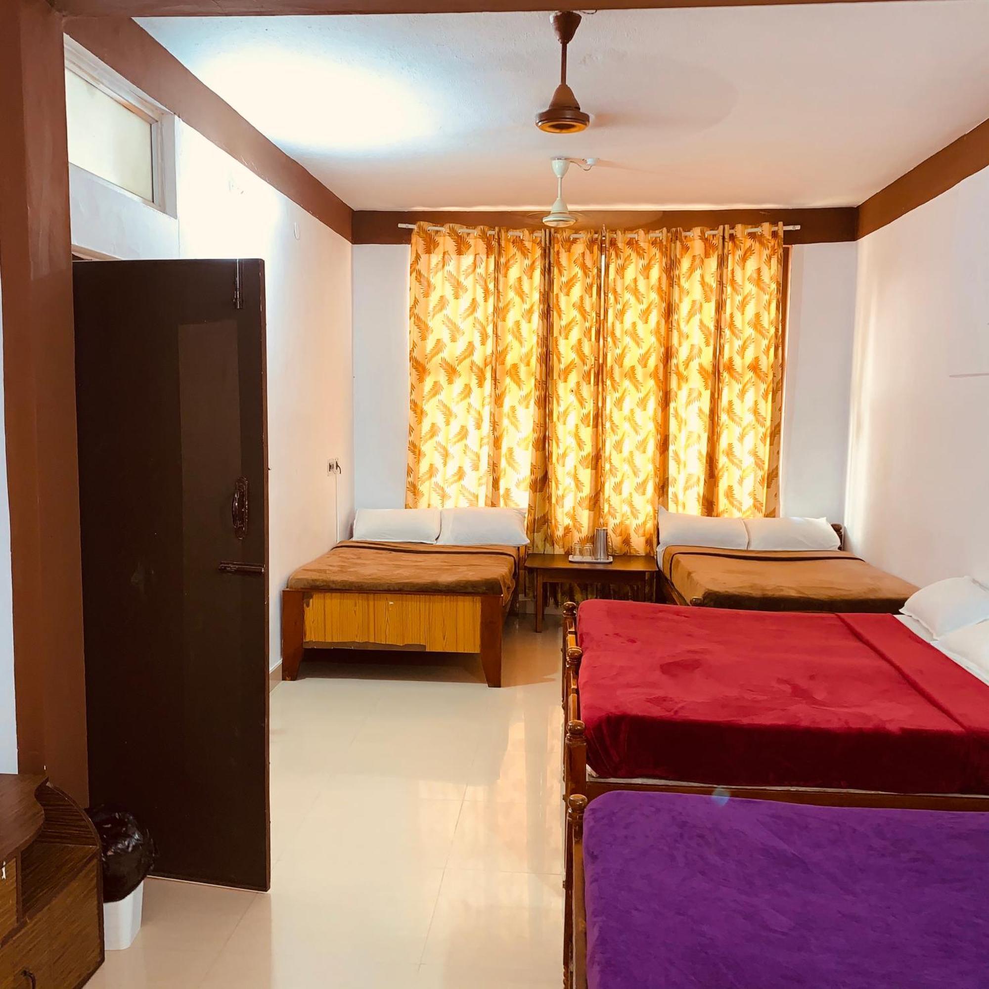 Hotel caveri inn Madikeri Esterno foto