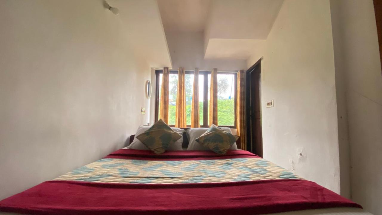 Hotel caveri inn Madikeri Esterno foto