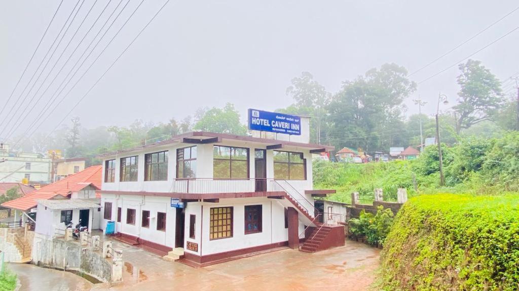 Hotel caveri inn Madikeri Esterno foto