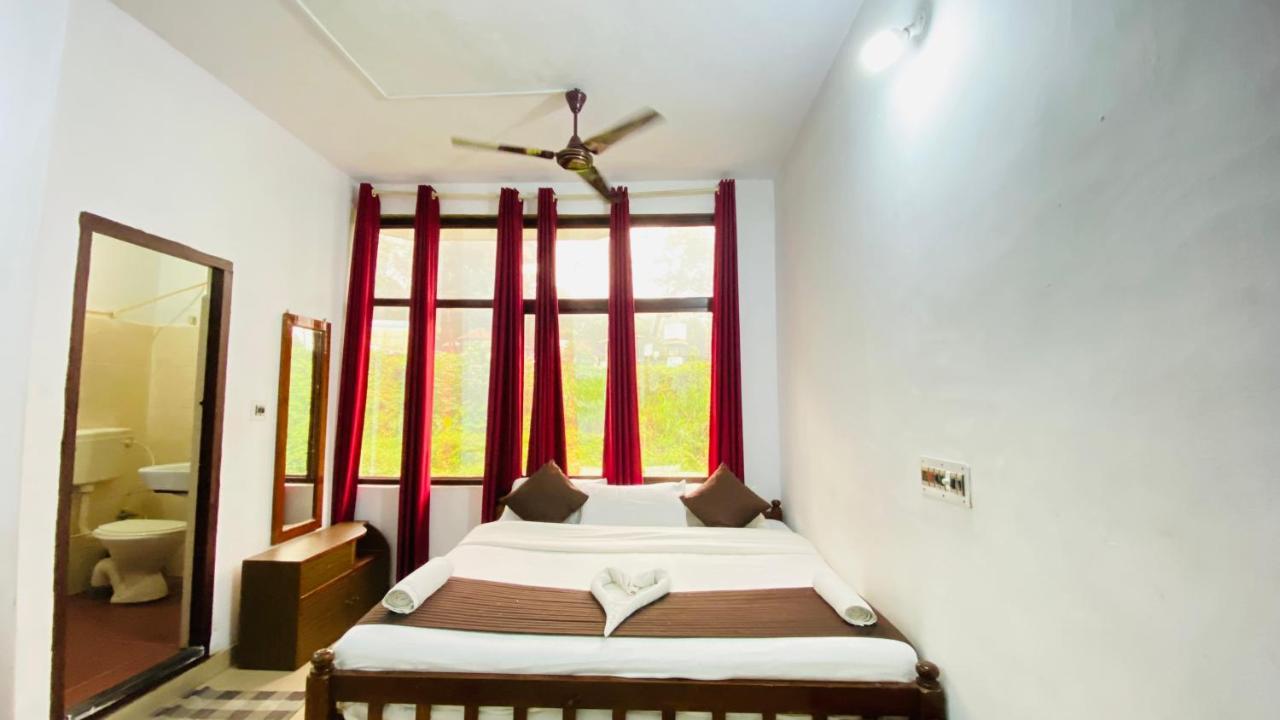 Hotel caveri inn Madikeri Esterno foto