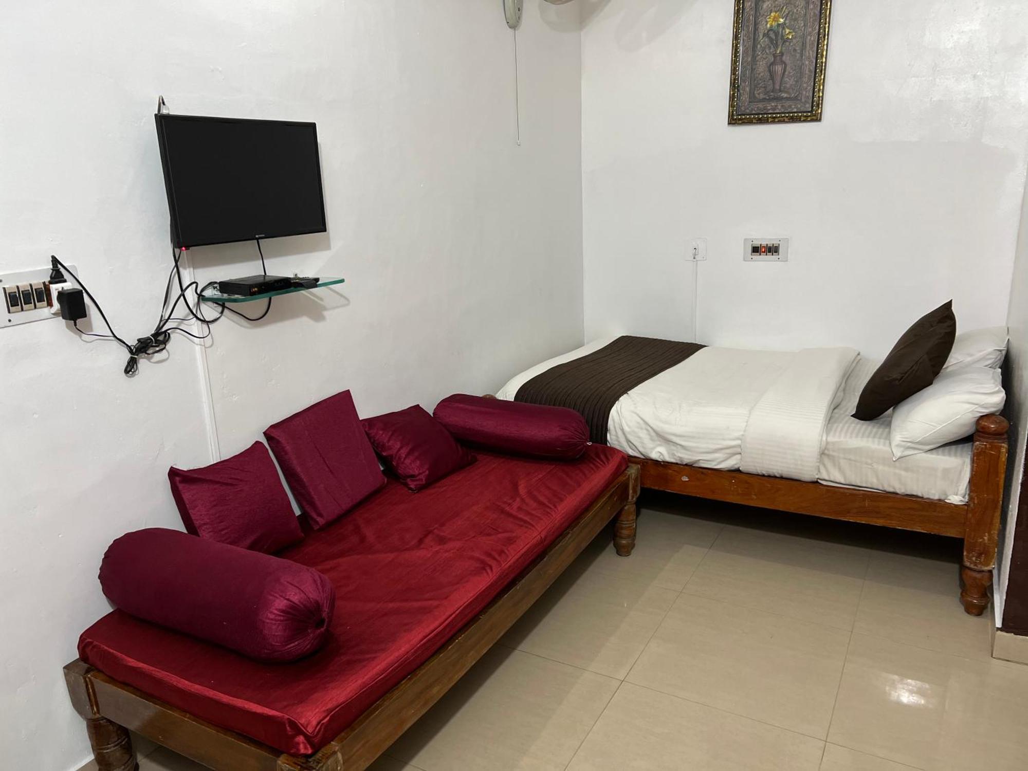 Hotel caveri inn Madikeri Esterno foto
