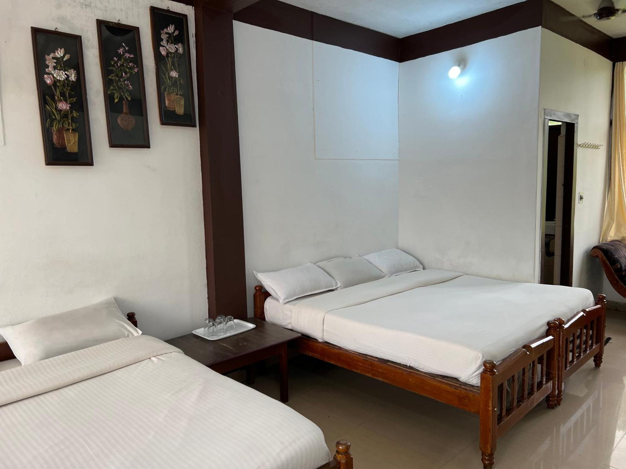 Hotel caveri inn Madikeri Esterno foto
